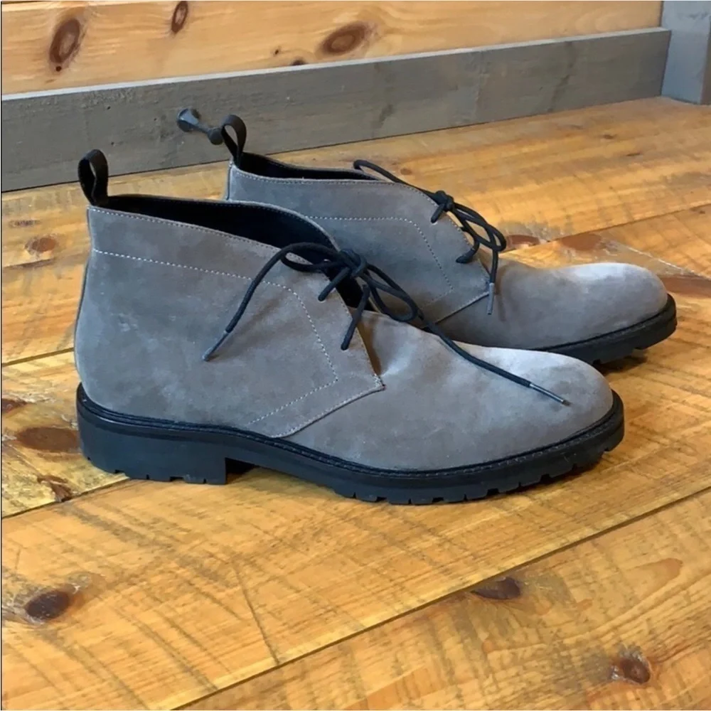 Calvin Klein Ulyanov gray suede lace up chukka boots Size 10.5